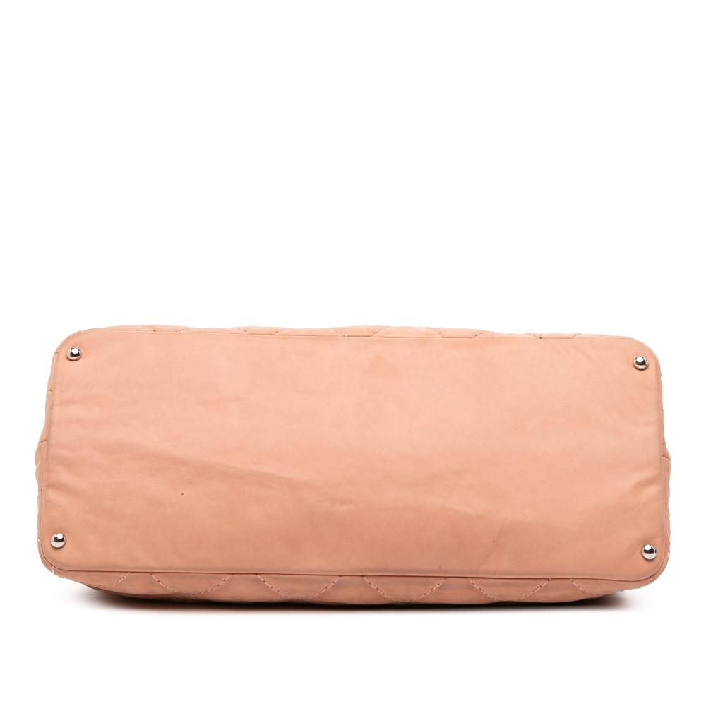 Chanel B Chanel Pink Light Pink Calf Leather Small Iridescent skin Sea Hit Tote Italy