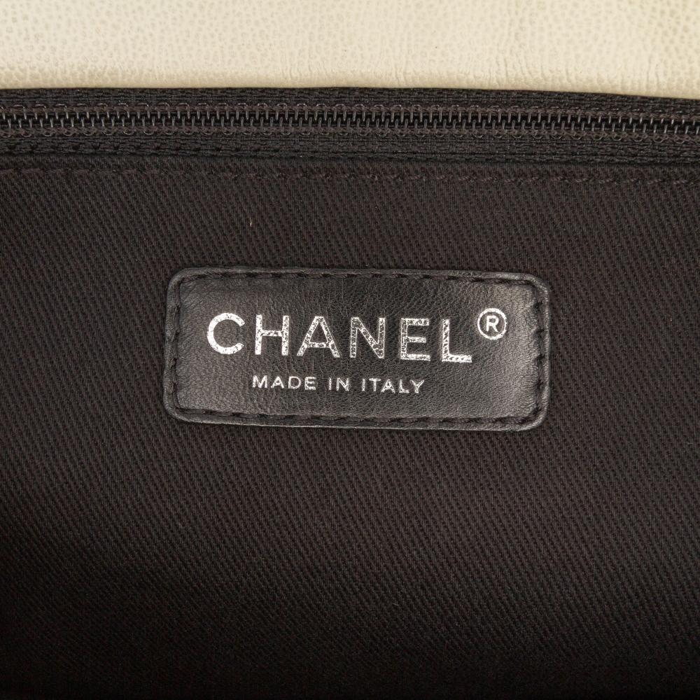 Chanel B Chanel White Ivory Calf Leather Quilted skin Expandable Zip Yacht Flap Italy