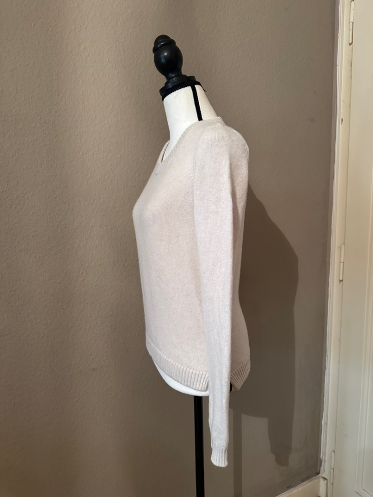 Hermès 100% cashmere sweater