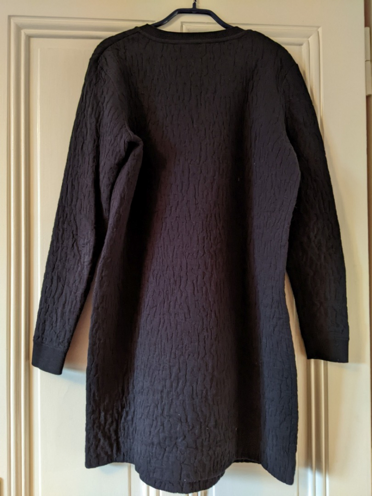 Cos Robe noire en tissu légèrement matelassé M-L