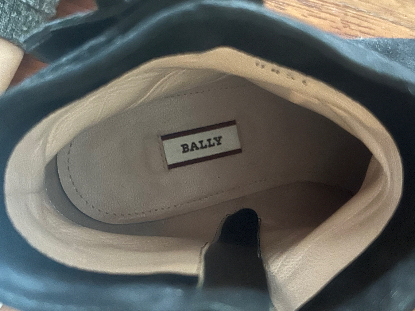 Bally Wildleder-Schnallenstiefel