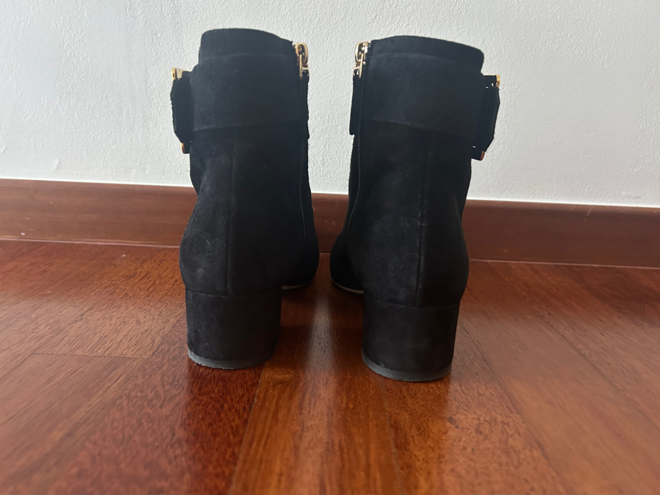 Bally Wildleder-Schnallenstiefel