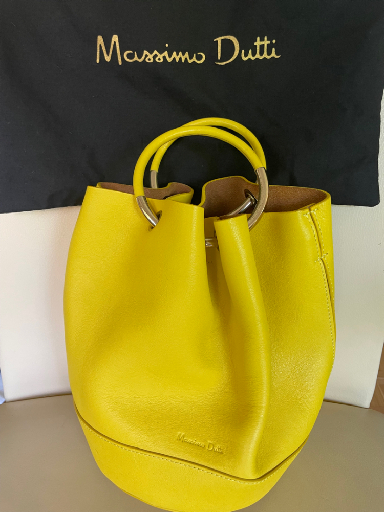 Massimo Dutti Sac seau en cuir souple