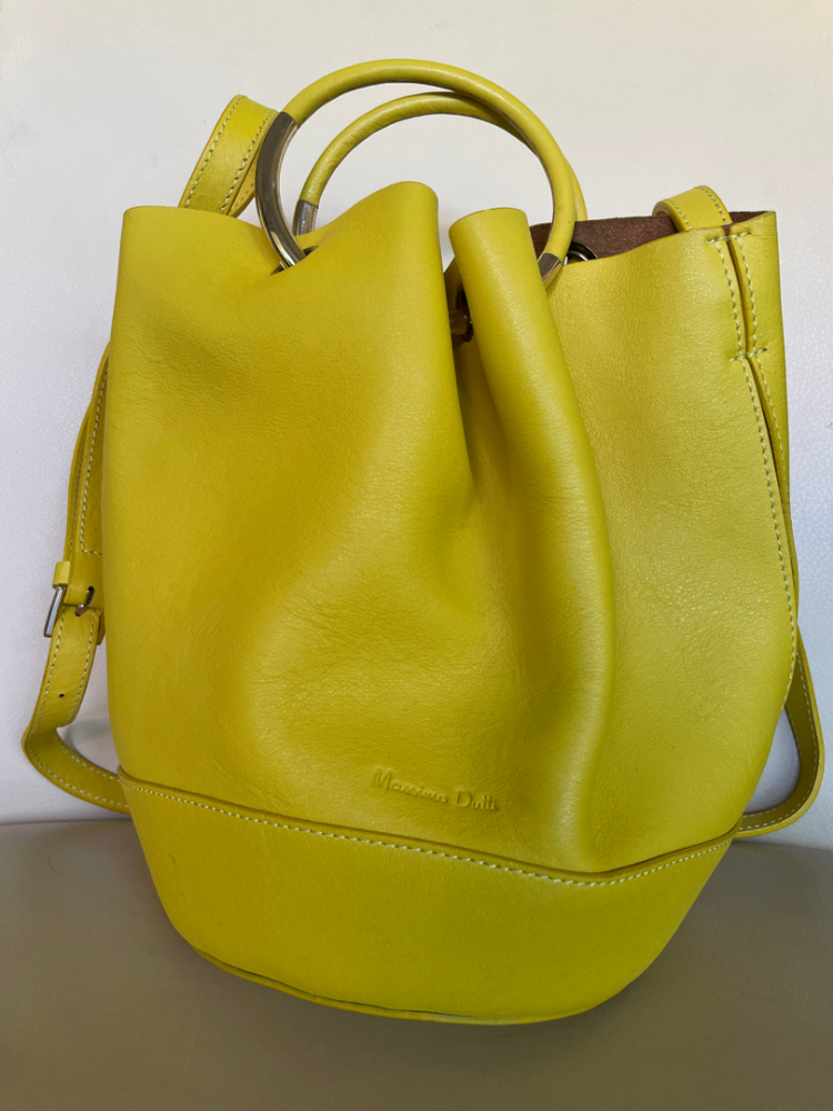 Massimo Dutti Sac seau en cuir souple