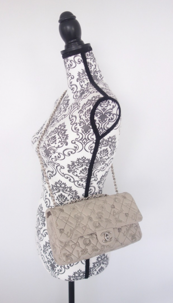 Chanel classic medium beige bag