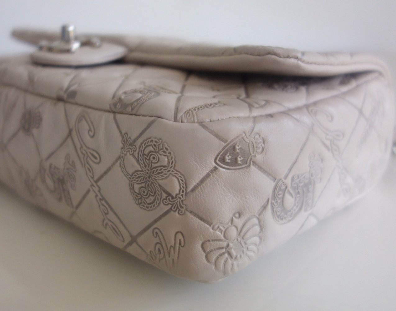 Chanel classic medium beige bag