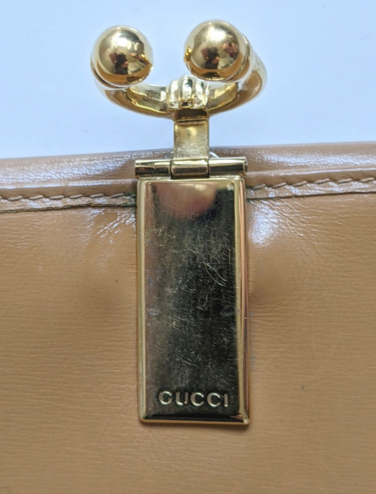 Gucci Porte-monnaie/portefeuille en cuir camel
