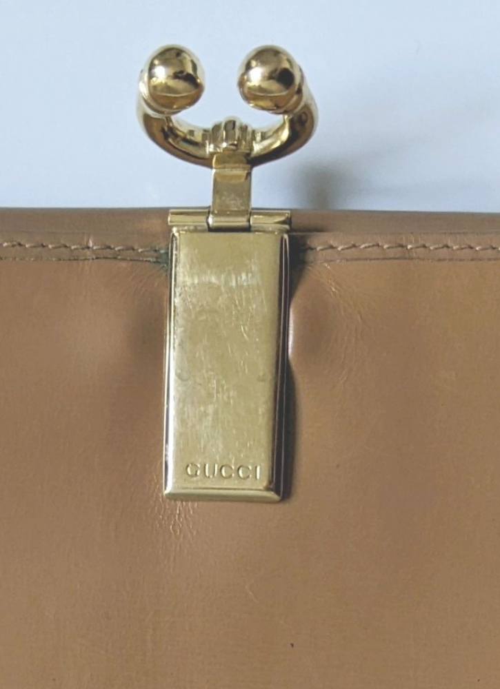Gucci Porte-monnaie/portefeuille en cuir camel