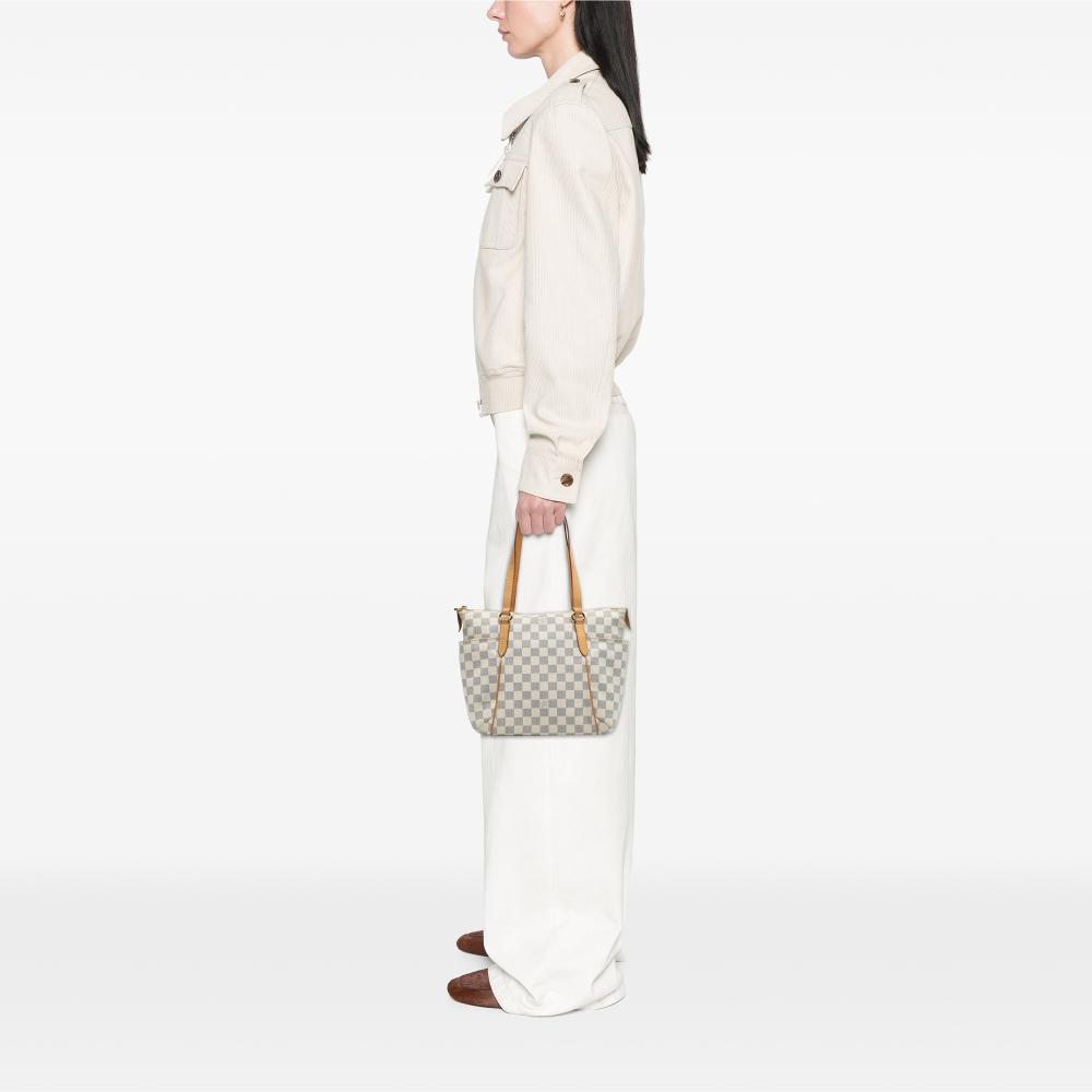 Louis Vuitton B Louis Vuitton White Damier Canvas Fabric Damier Azur Totally PM France