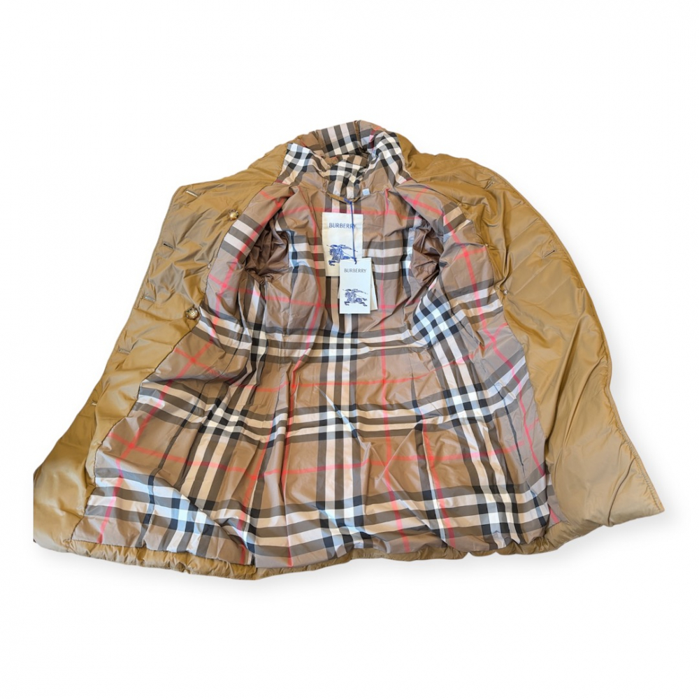 Burberry Mantel