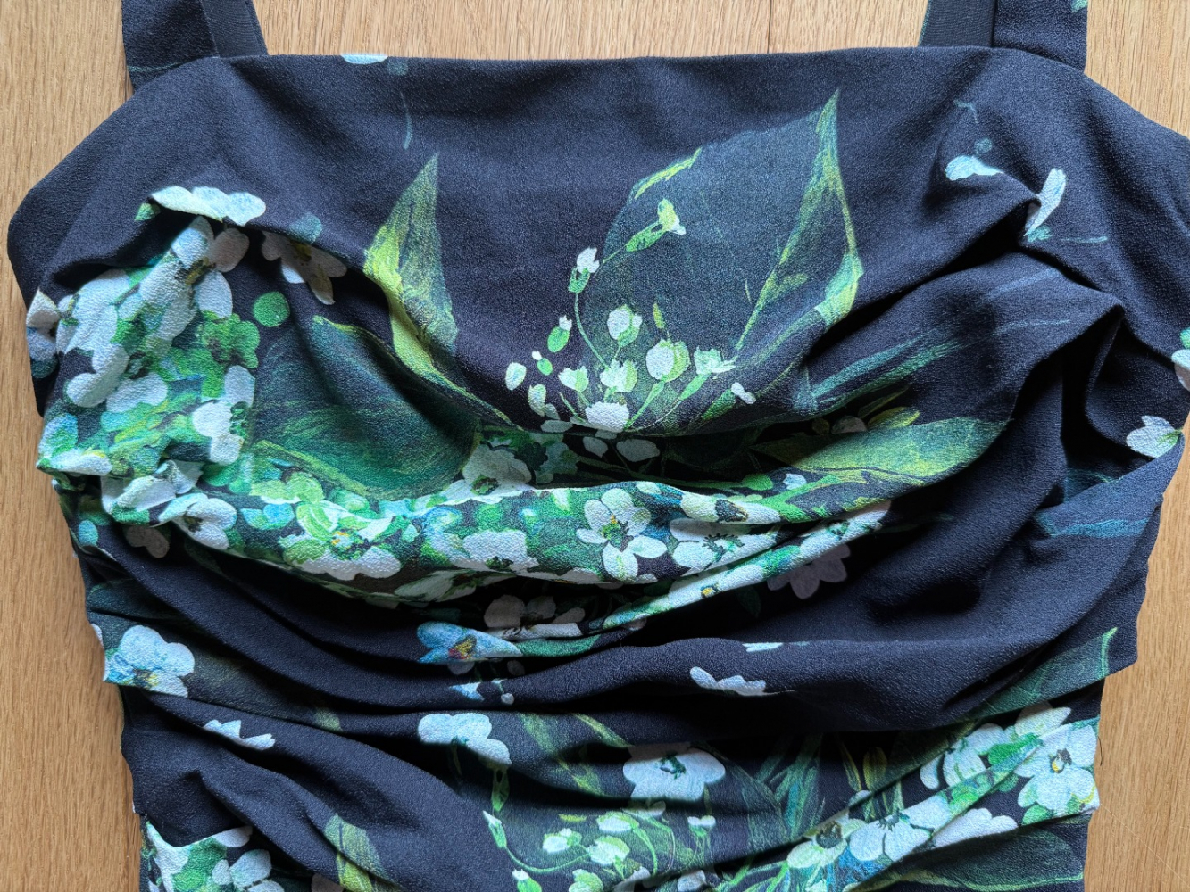 Dolce&Gabbana Robe froncée avec fleurs blanches