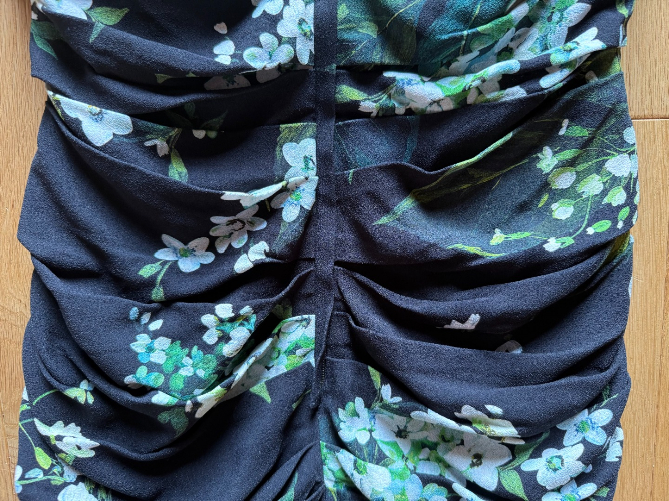 Dolce&Gabbana Robe froncée avec fleurs blanches