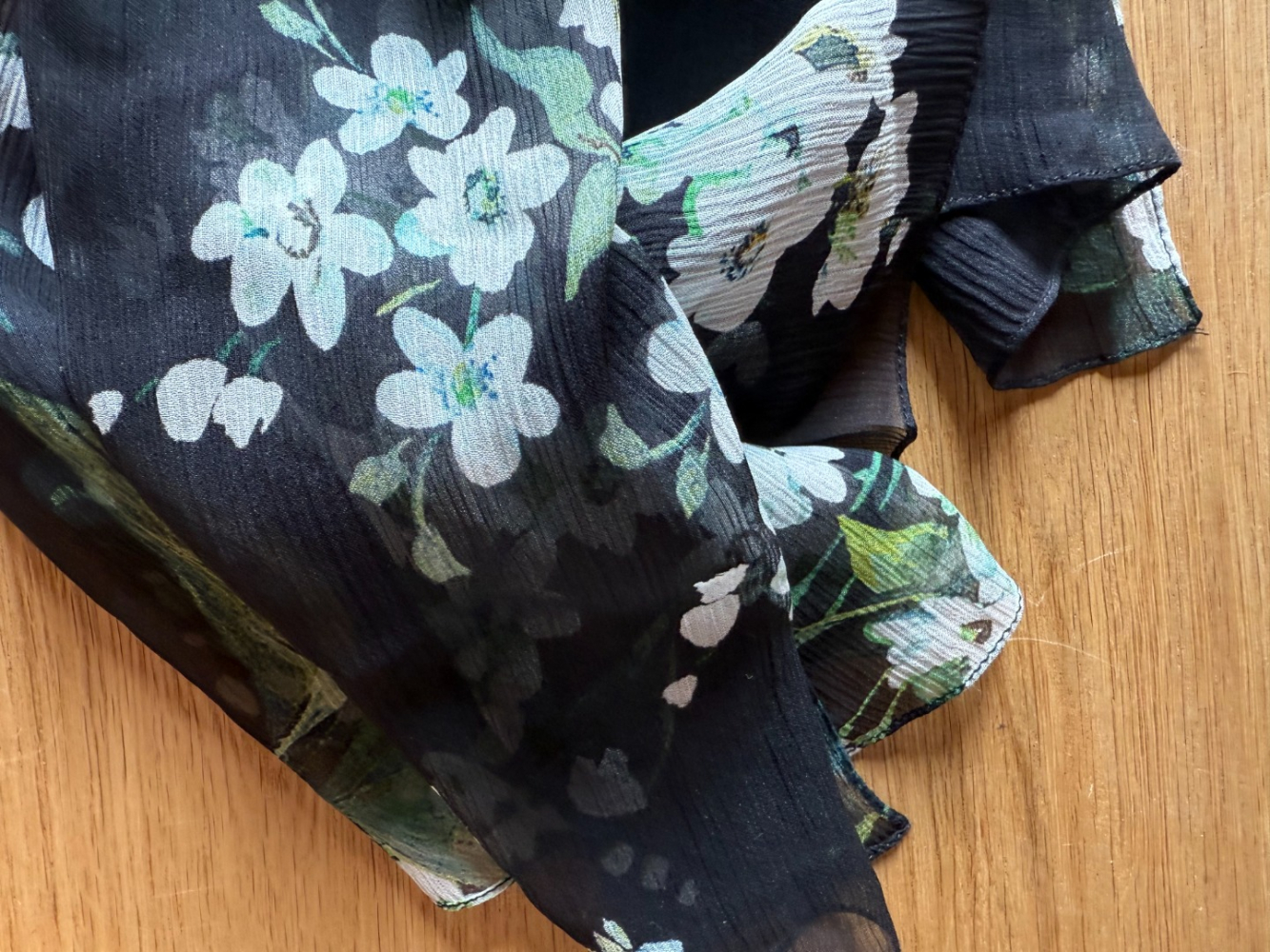 Dolce&Gabbana Grand foulard floral en soie ou étole