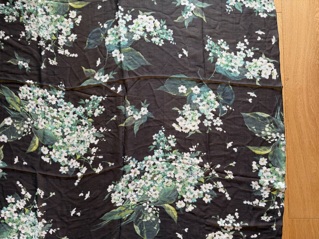 Dolce&Gabbana Grand foulard floral en soie ou étole