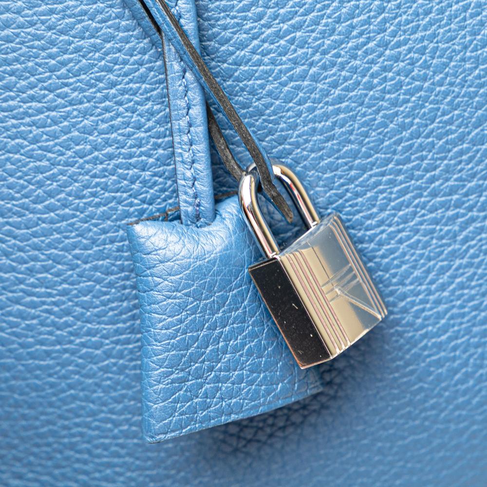 Hermès AB Hermès Blue Calf Leather Clemence Victoria II 35 France