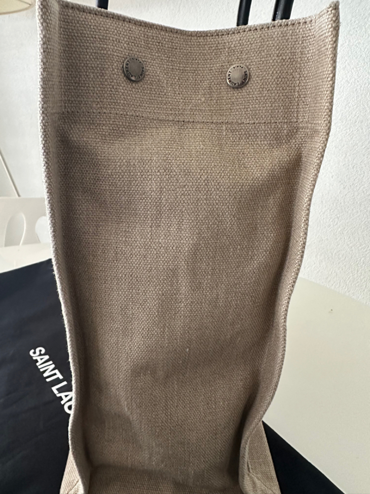 Yves Saint Laurent ligne Rive Gauche.