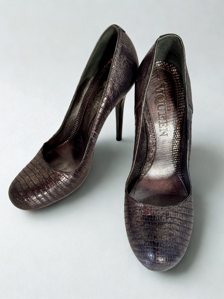 Alexander McQueen Escarpins en cuir noir métallisé - Taille EU 39