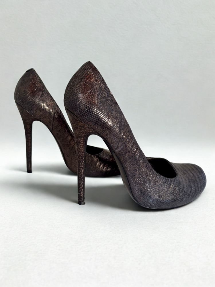 Alexander McQueen Escarpins en cuir noir métallisé - Taille EU 39