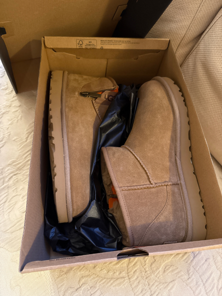 UGG Ultra-Mini-Zip-Stiefel