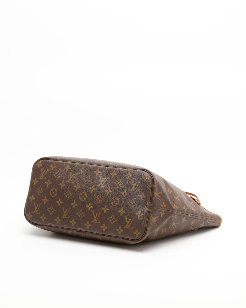 Louis Vuitton Monogram Neverfull MM Tote Bag