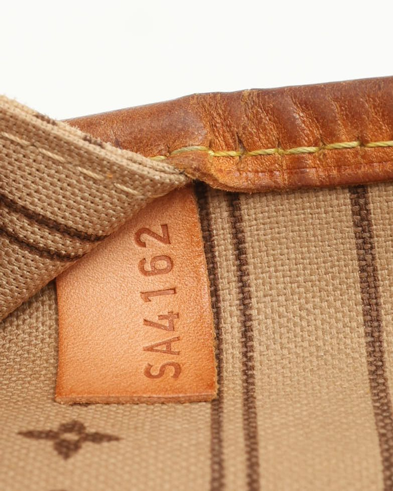 Louis Vuitton Monogram Neverfull MM Tote Bag