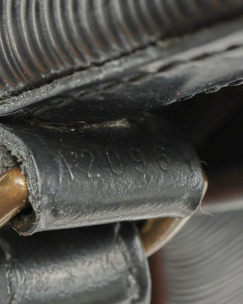 Louis Vuitton EPI Petit Noé Bag