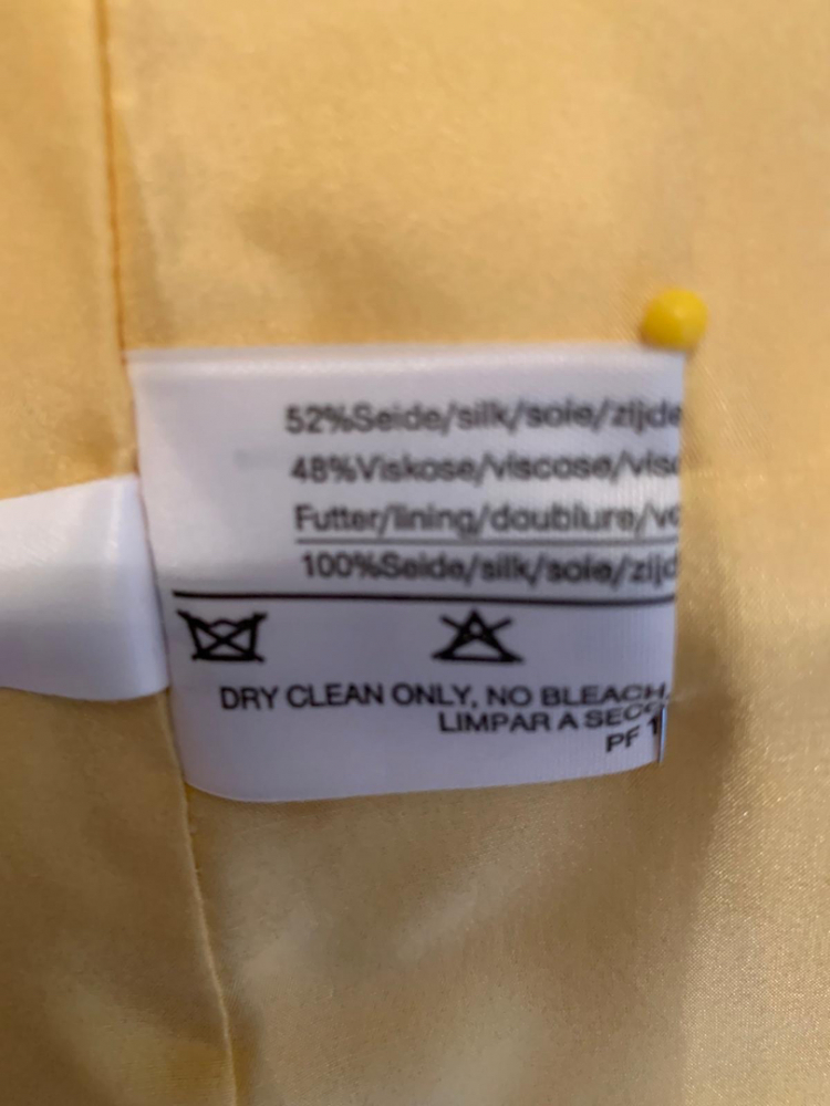 Louis Feraud Costume