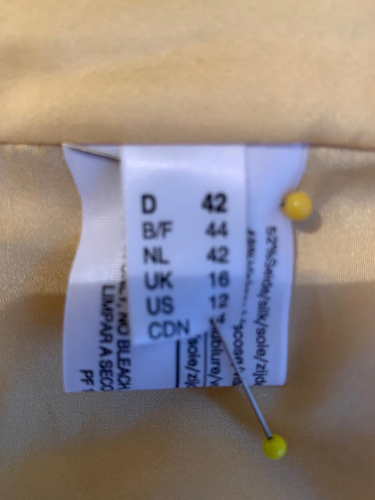 Louis Feraud Costume