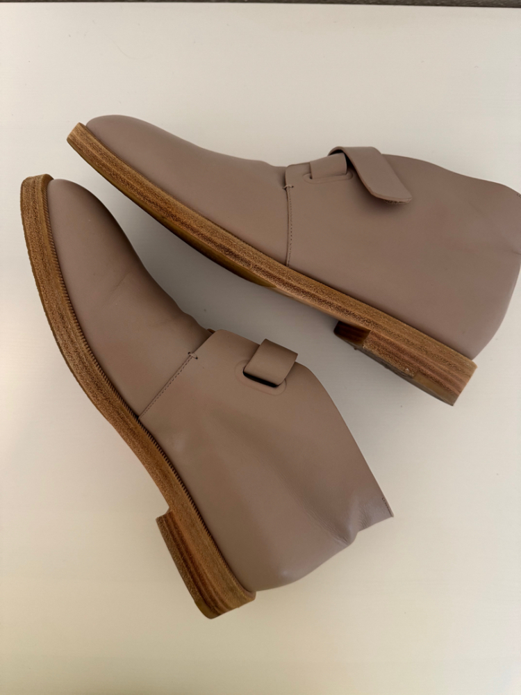 Balenciaga Leather ankle boots