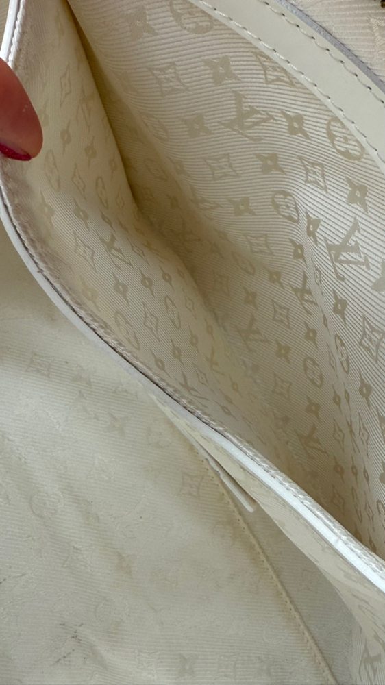 Louis Vuitton Barbès