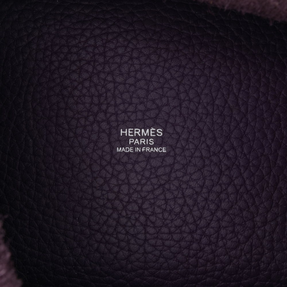 Hermès Picotin 18 Taurillon Clemence Leather Lock Bucket Handbag Cassis