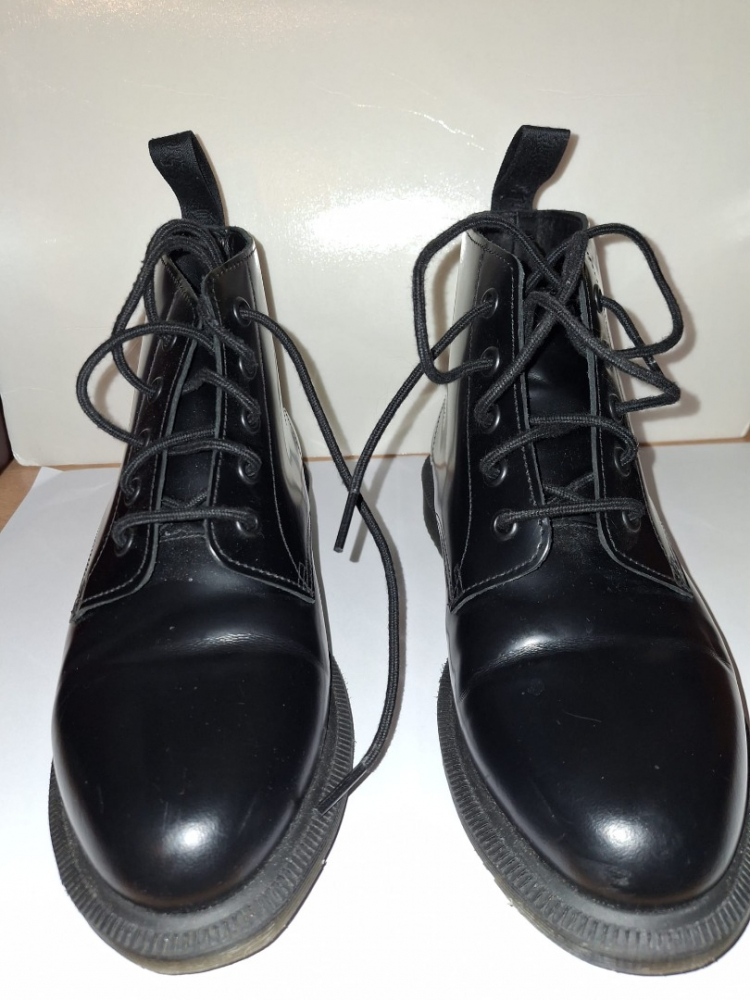 Dr. Martens Emmeline