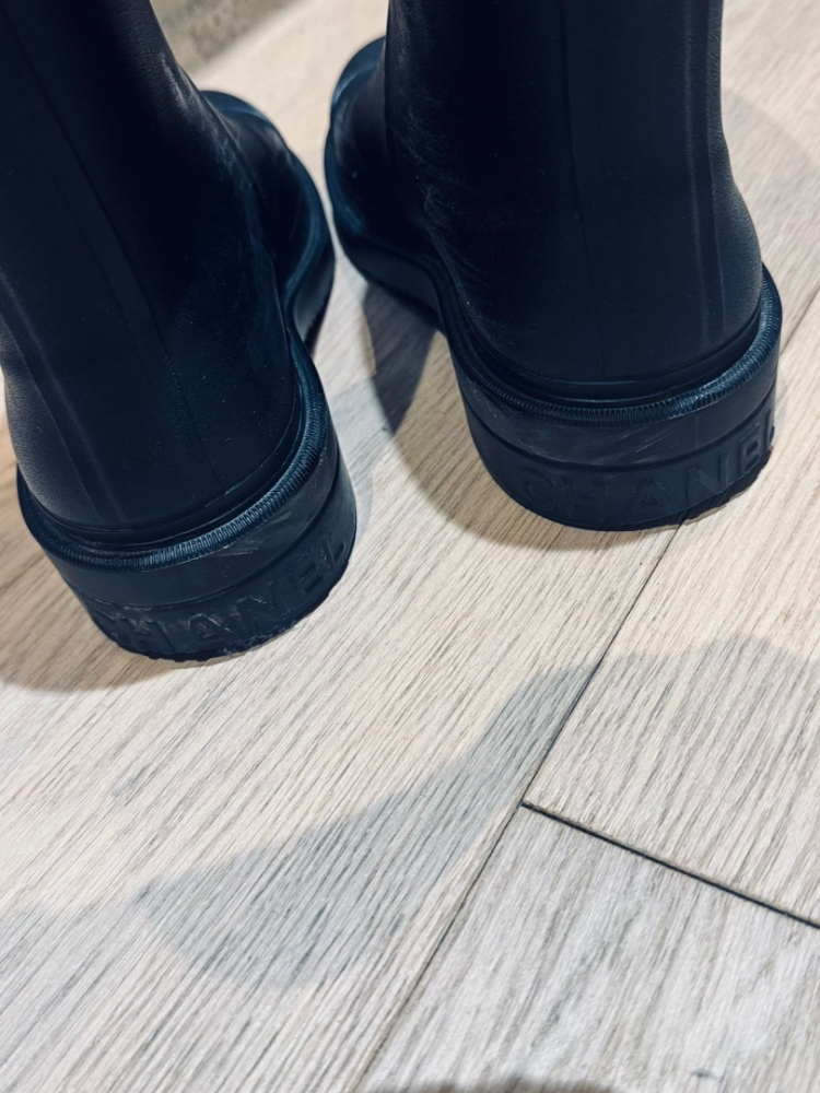 Chanel Black Caoutchouc CC Logo Rubber RainBoots 37