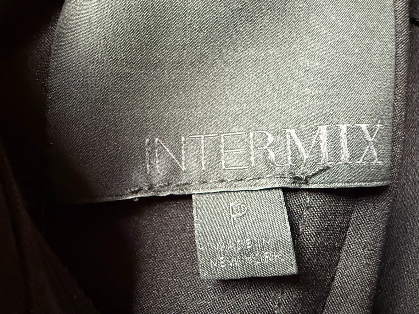 Intermix Schwarzer trägerloser Jumpsuit