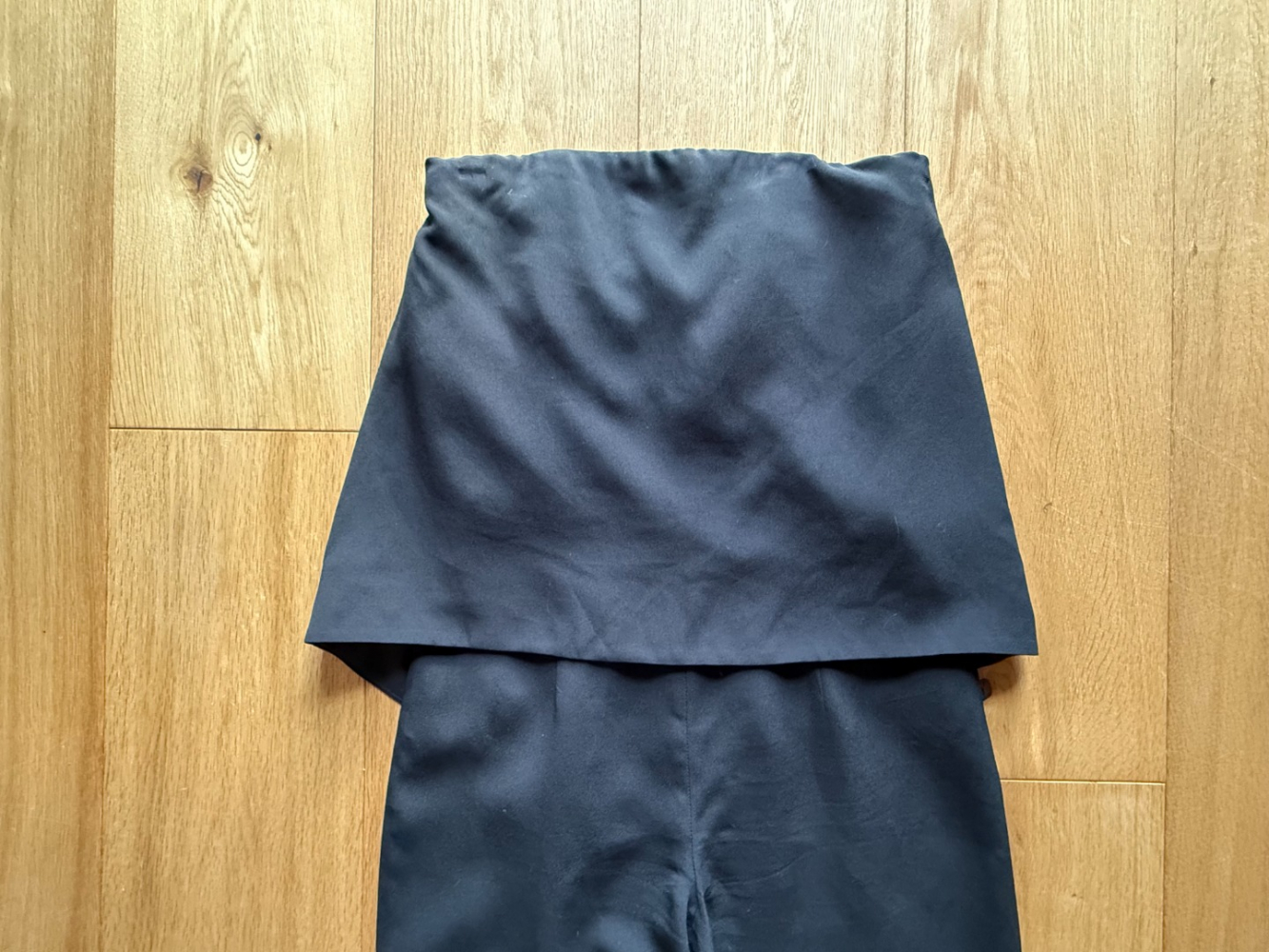 Intermix Schwarzer trägerloser Jumpsuit