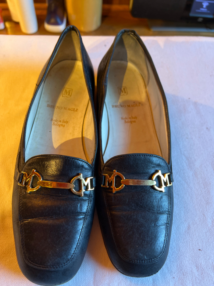 Bruno Magli Avec boucles  devant