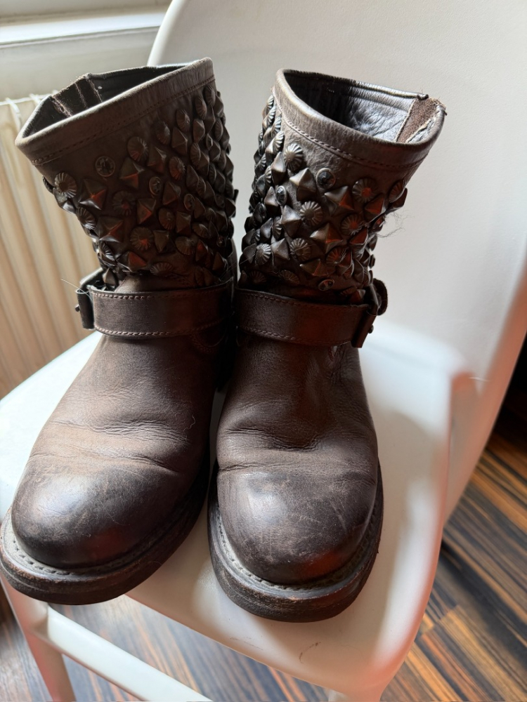 Ash mi boots à clous