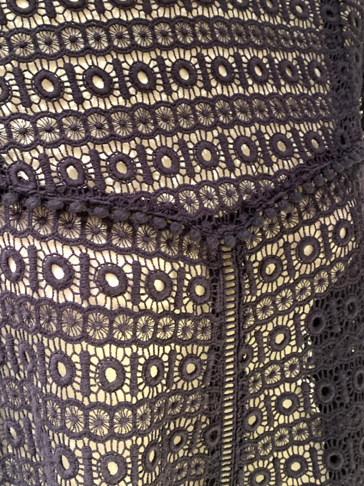 Sézane Blouse made from guipure lace in navy