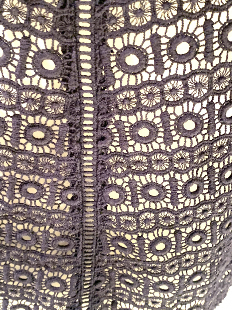 Sézane Blouse made from guipure lace in navy