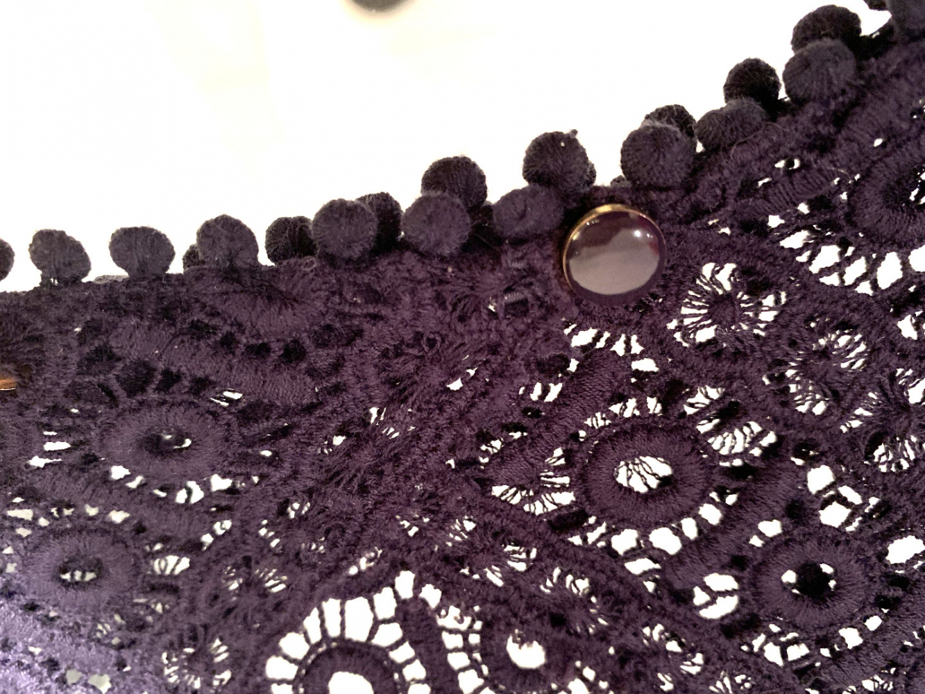 Sézane Blouse made from guipure lace in navy