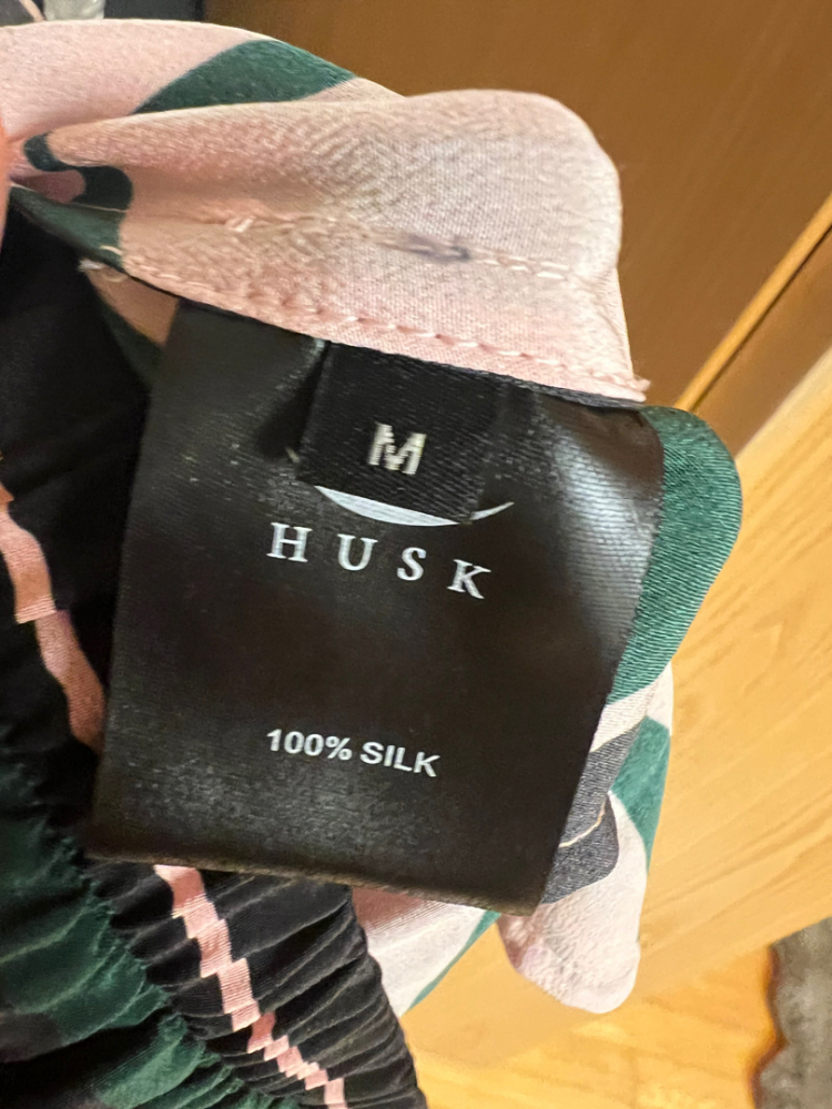Husk Isara-Hose