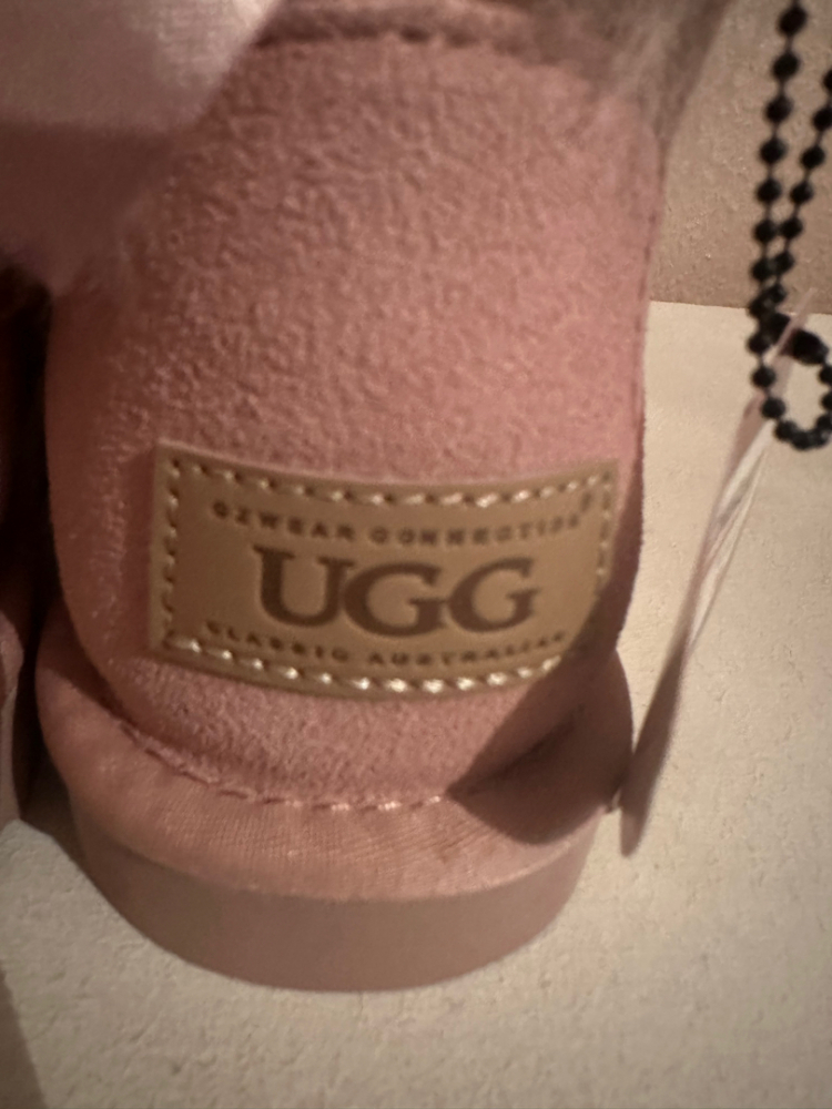 UGG Neu
