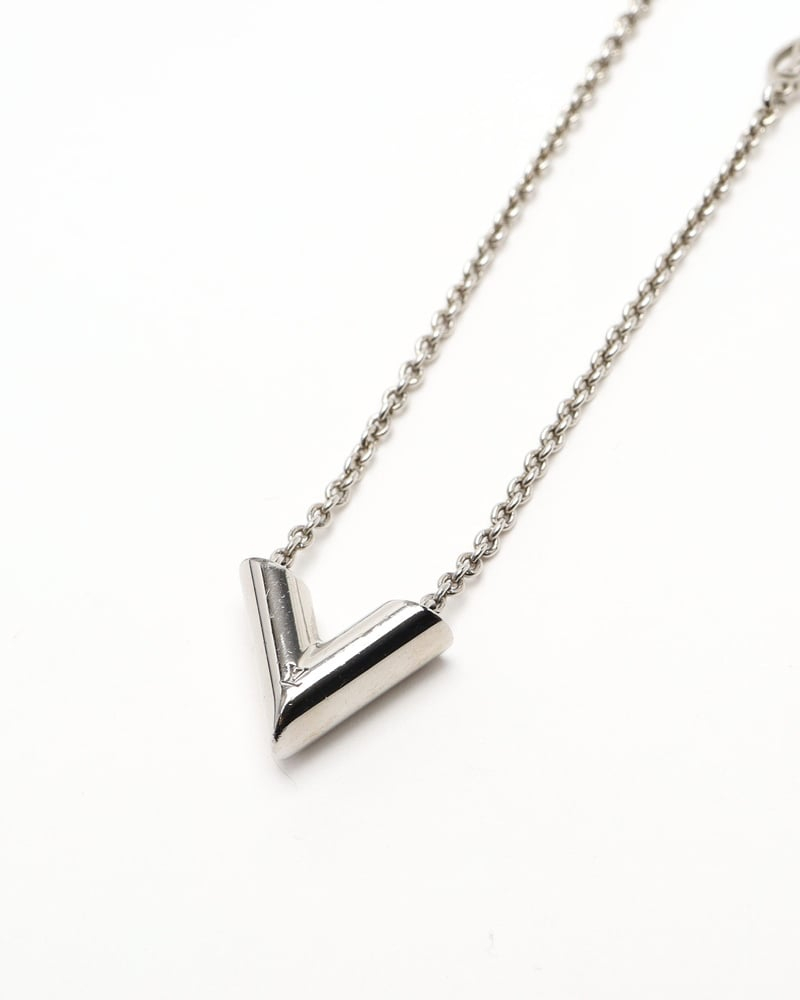 Louis Vuitton Essential V Necklace