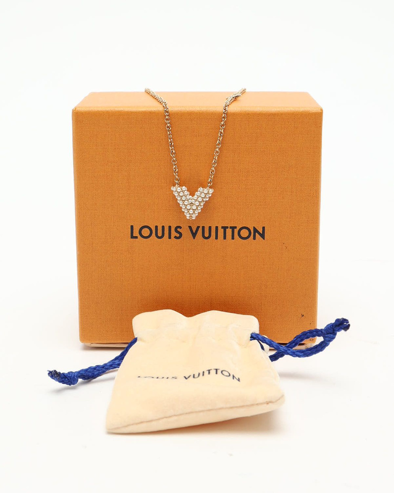 Louis Vuitton Essential V Perle Necklace