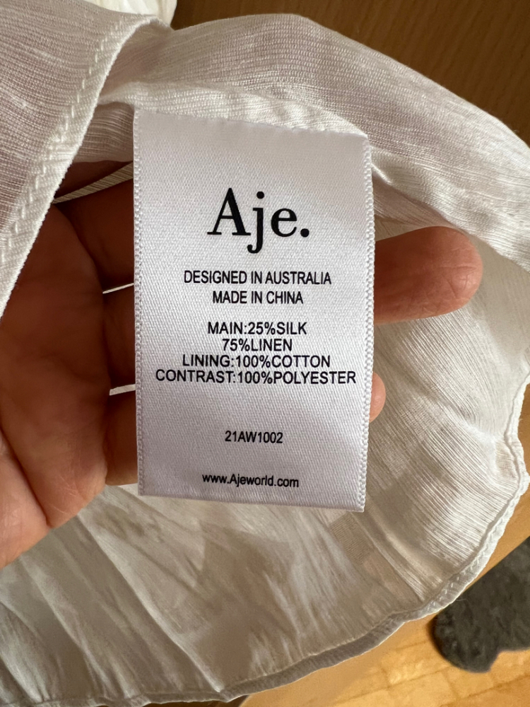 Aje Chemise à plis modeste