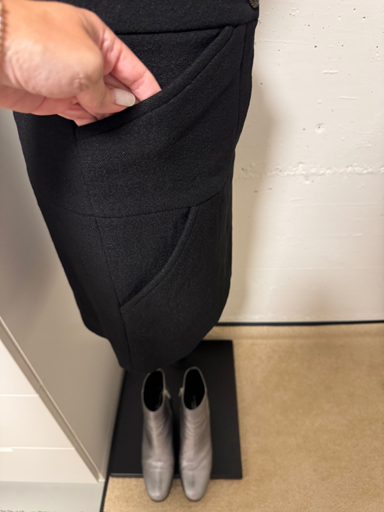 Chanel Black skirt with pockets