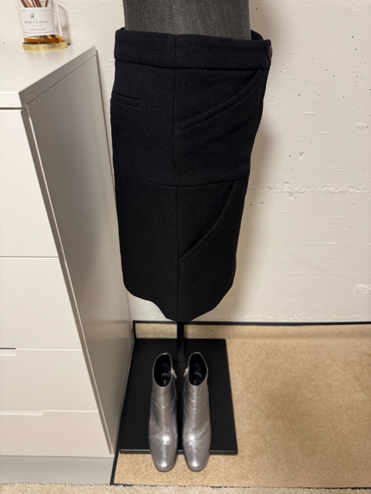 Chanel Black skirt with pockets
