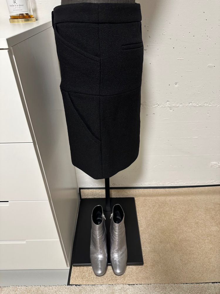 Chanel Black skirt with pockets