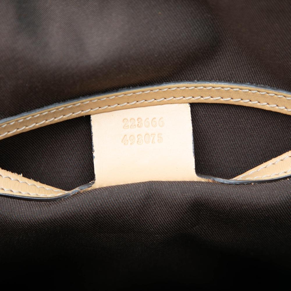 Gucci AB Gucci White Ivory Coated Canvas Fabric GG Supreme Crossbody Italy