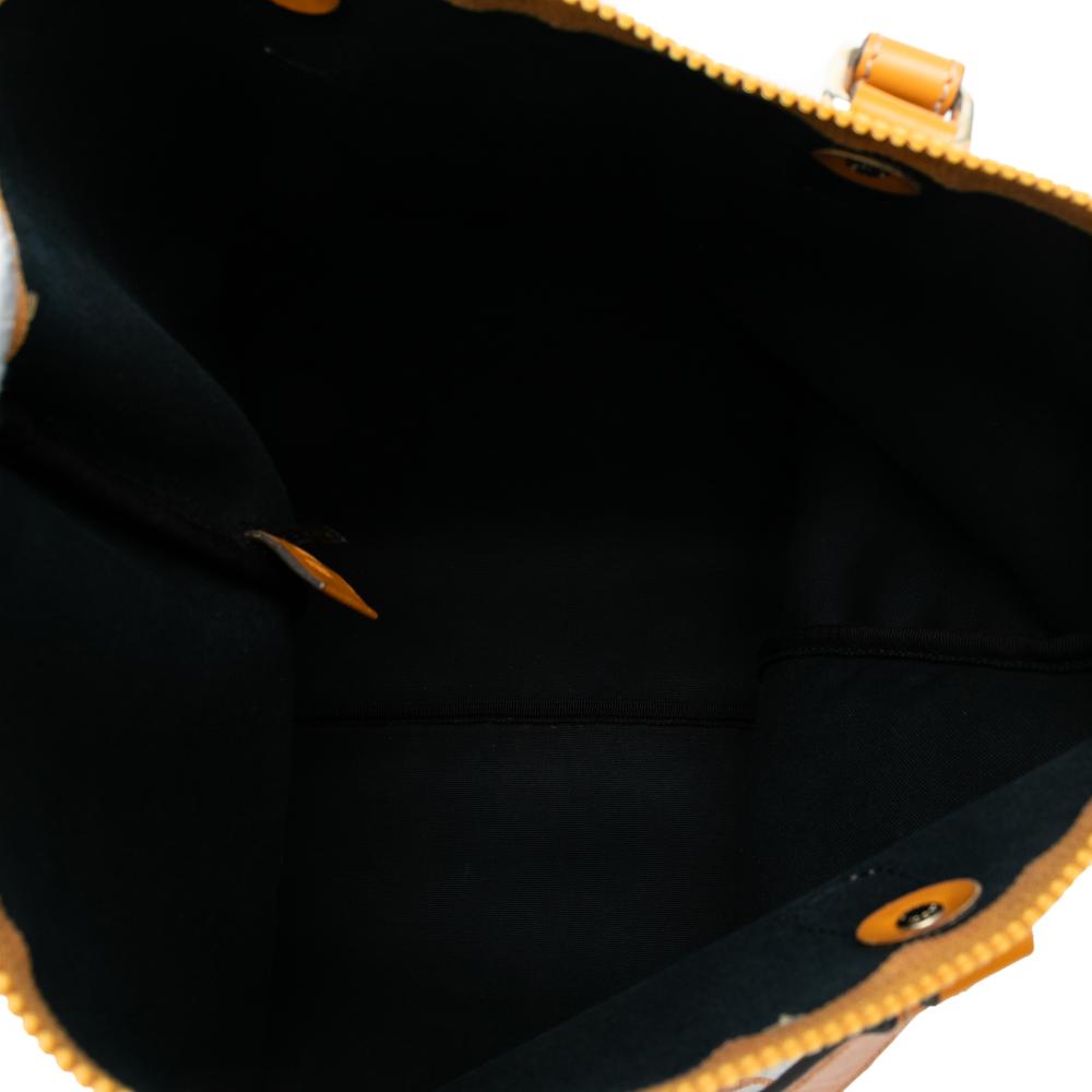 Gucci B Gucci White Coated Canvas Fabric GG Supreme Heritage Logo Flat Zip Tote Italy